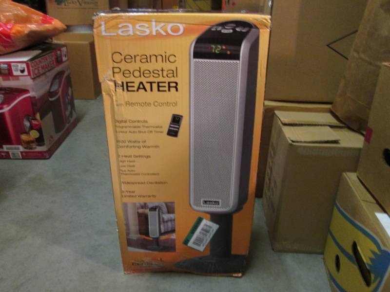 lot 16 image: Lasko Ceramic Pedestal Heater with ...