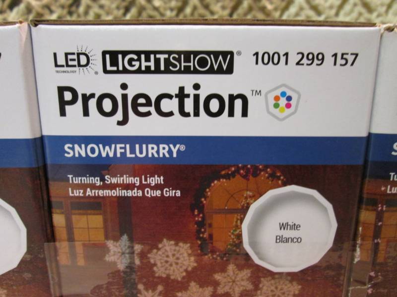 lot 30 image: 3 Light Show LED Snow Flurry Projec...