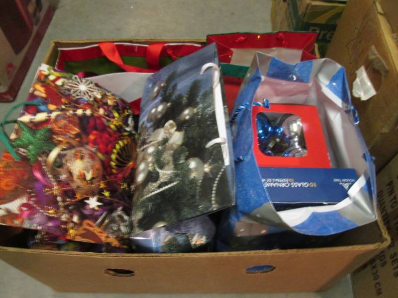 lot 34 image: Lot of Christmas Ornaments  D-3...