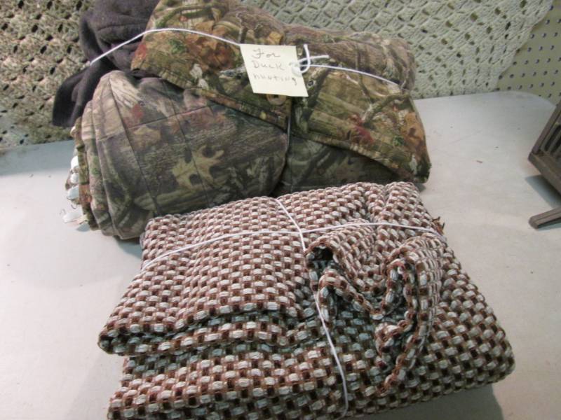lot 45 image: Duck Blind and Material  F-3...