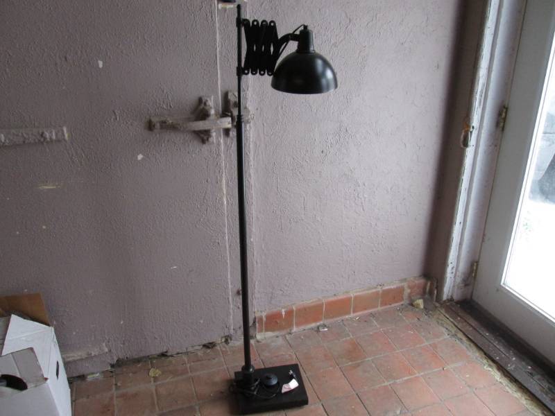 lot 55 image: Expandable Floor Lamp Black 58.5 t...