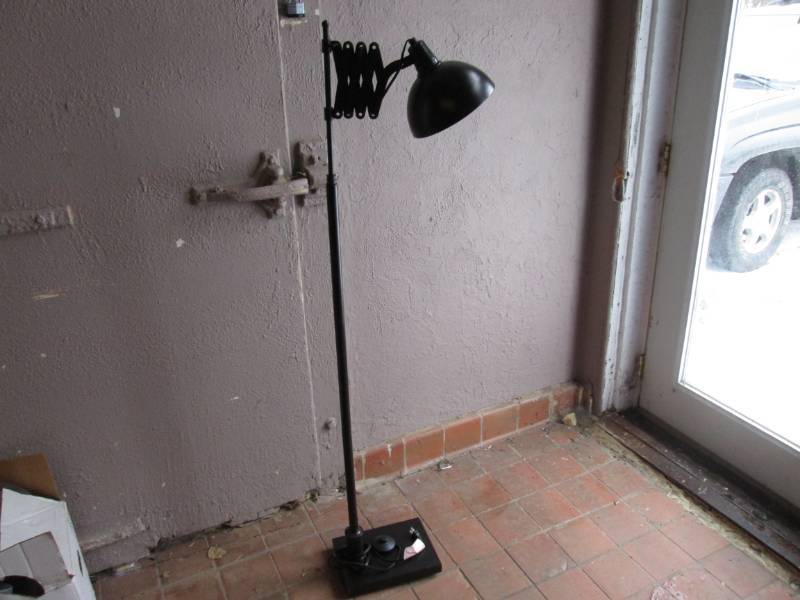 lot 57 image: Expandable Floor Lamp Black 58.5 t...