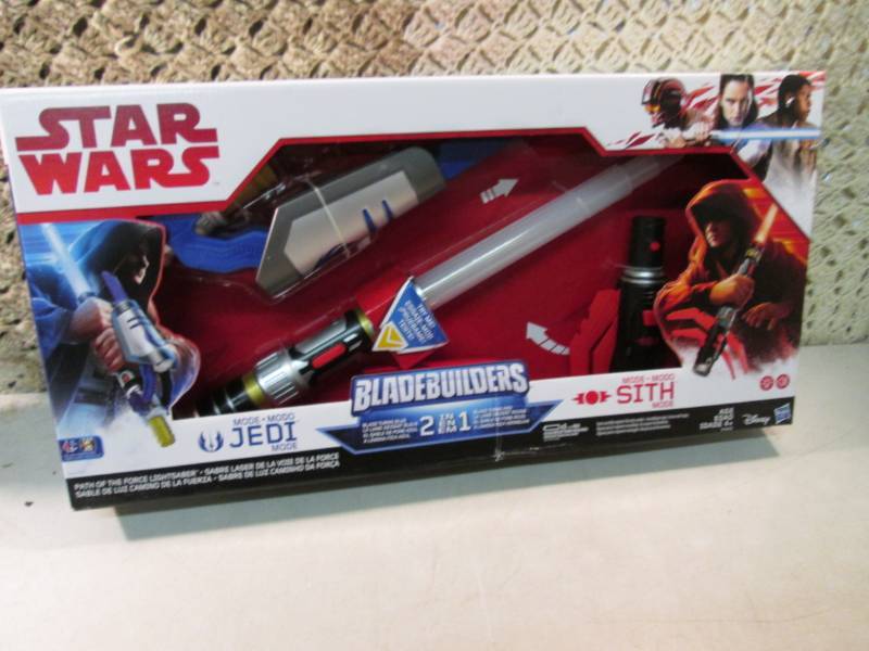 lot 97 image: Star Wars Blade Builders 2 in 1 Toy...