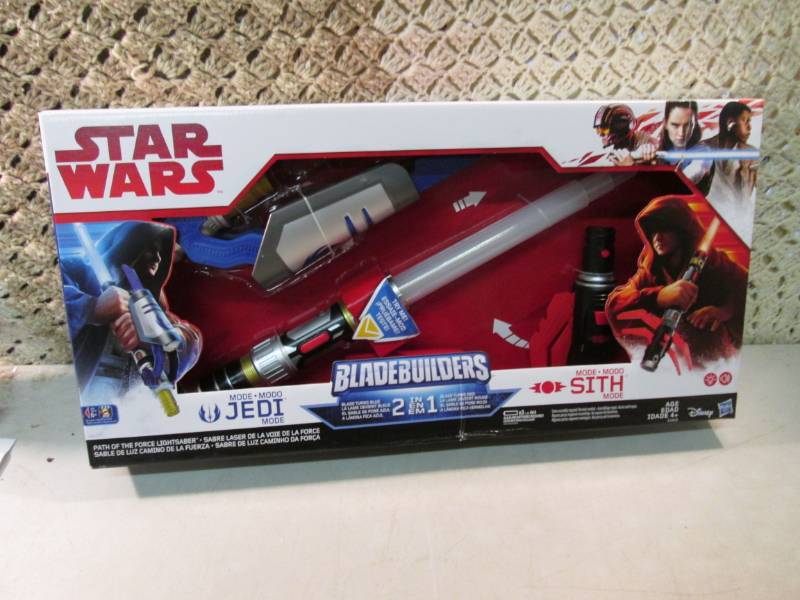 lot 100 image: Star Wars Blade Builders 2 in 1 Toy...