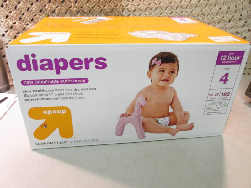 lot 127 image: Box of 192 Diapers Size 4 (22-37 po...