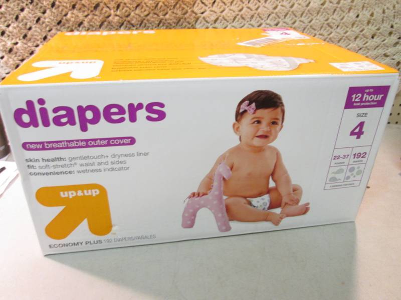 lot 128 image: Box of 192 Diapers Size 4 (22-37 po...