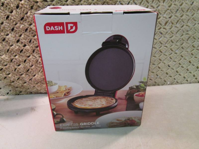 lot 150 image: Dash Express 8 Griddle Looks new. ...
