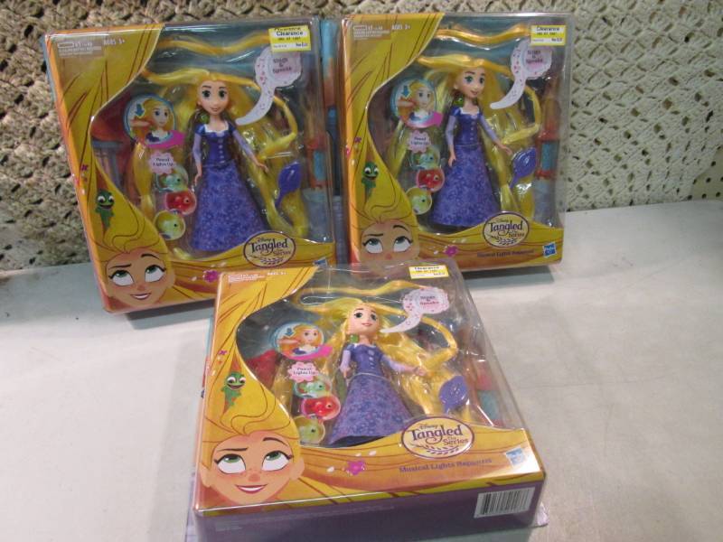 lot 177 image: Lot of 3 Disney Tangled The Series ...