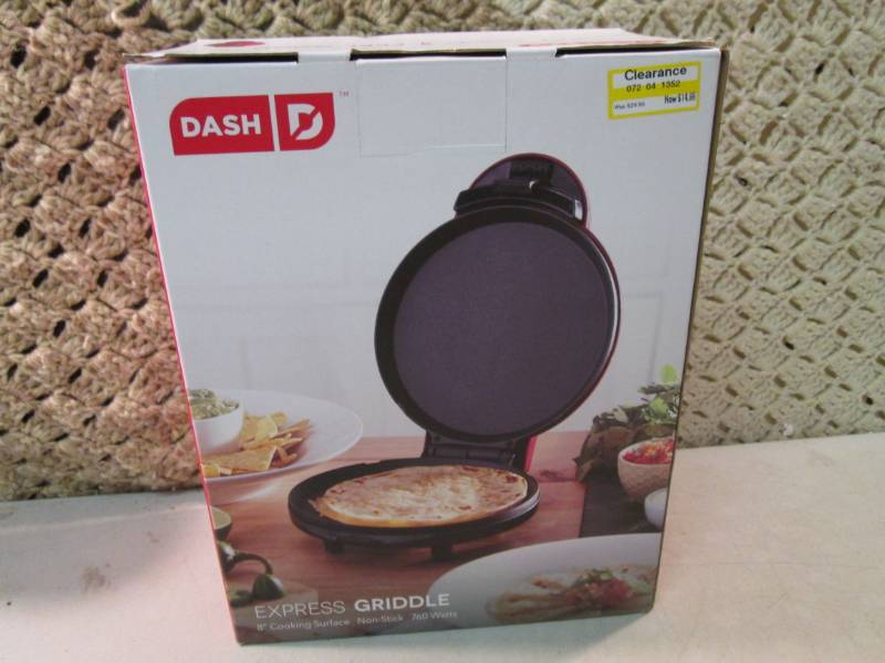 lot 182 image: Dash Express 8 Griddle Looks new. ...
