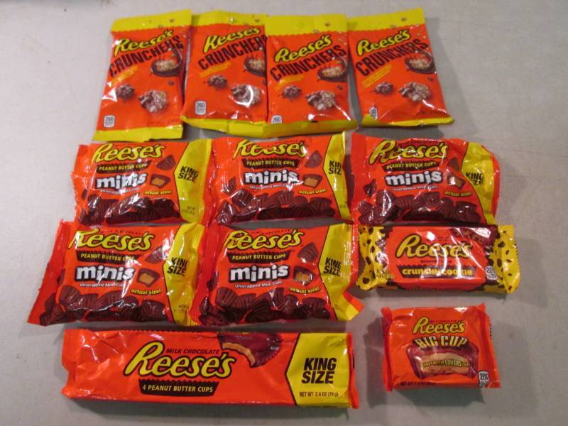 lot 225 image: Mix Lot of 12 Reeses Peanut Butter ...