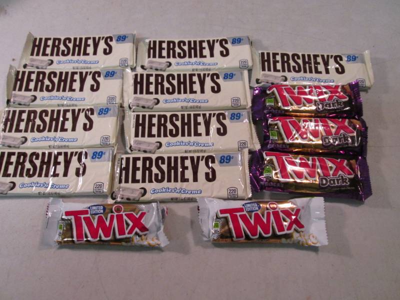 lot 232 image: Mix Lot of Hersheys and Twix Candy ...