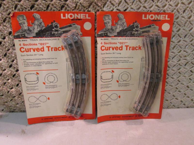 lot 240 image: 2 Packs of Vintage Lionel Train Cur...
