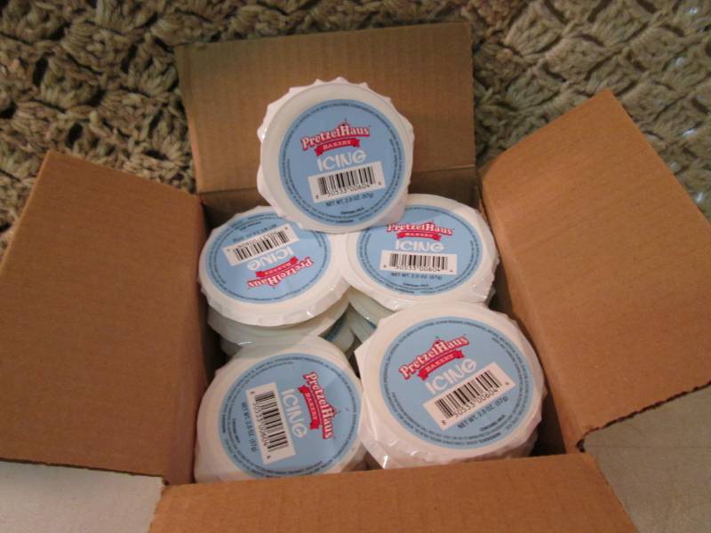 lot 253 image: Case of 20 Cups of Pretzel Haus Bak...