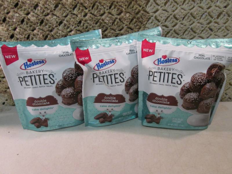 lot 291 image: 3 Bags of Hostess Bakery Petites Do...