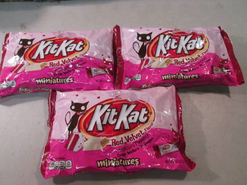 lot 300 image: 3 Bags of Kit Kat Red Velvet Miniat...