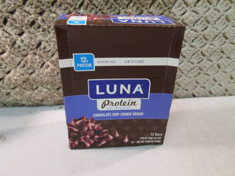 lot 320 image: Box of 12 Luna High Protein Chocola...