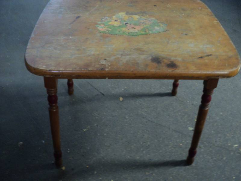 vintage oak childs table 25 x 20...