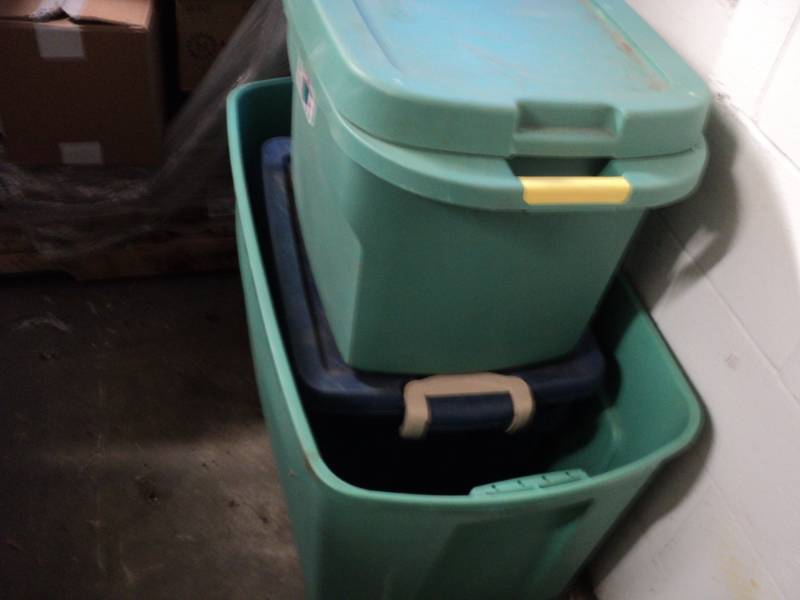 1 Large tote without a cover and 2 ...