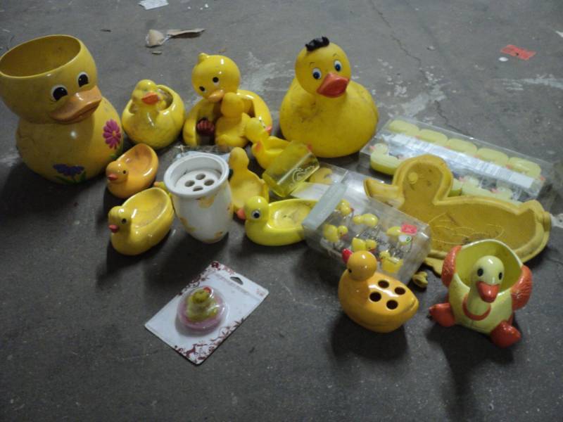 Yellow ducky lot...