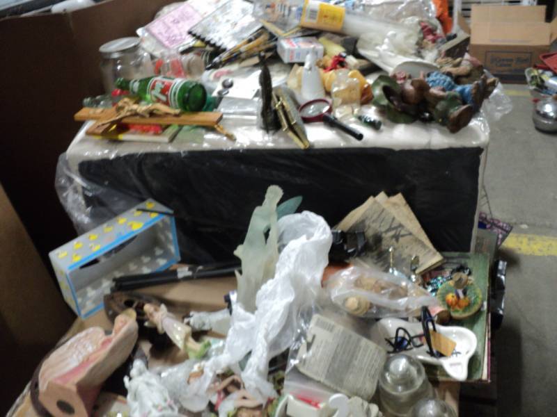 huge lot of misc . See all pictures...