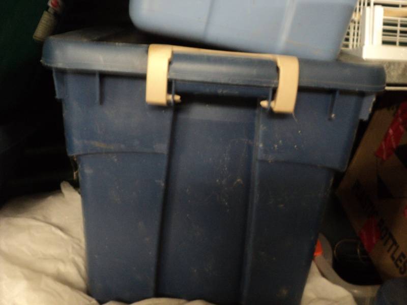 3 covered totes...