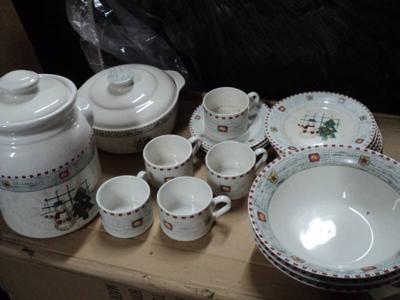partial set of winter scene dishes...