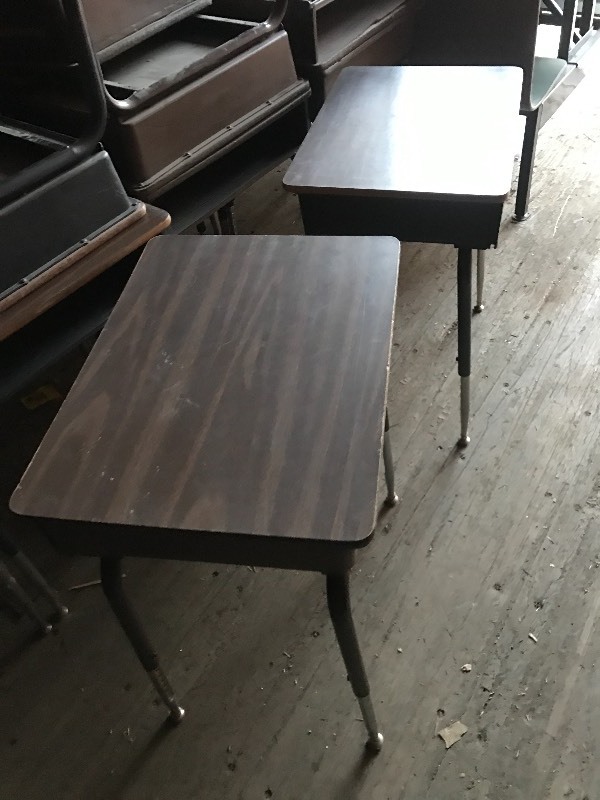 lot 28 image: (23) School Desks