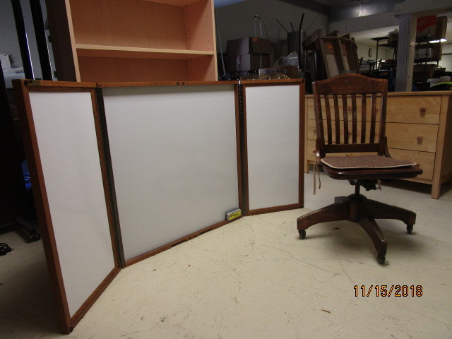 lot 310 image: CLOSABLE WHITEBOARD AND VINTAGE WOODEN OFFICE CHAIR