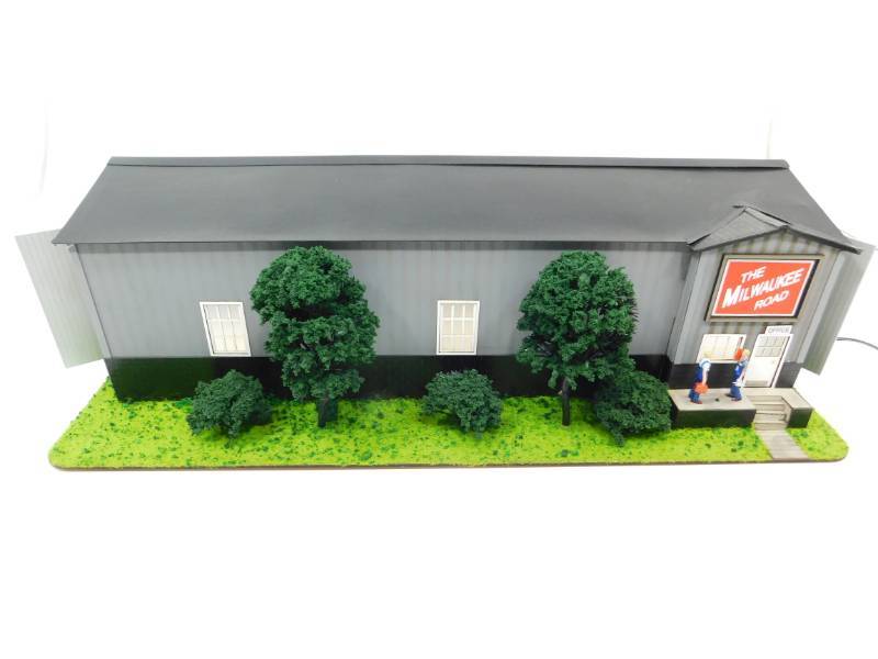 lot 15 image: Milwaukee Road Building Built By Menards 2015 (For 0 Scale Train Set)