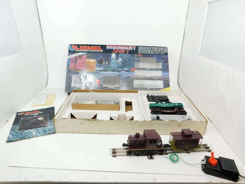 lot 23 image: Lionel Big, Rugged Trains  Midnight Shift )  027 Gauge Train Set