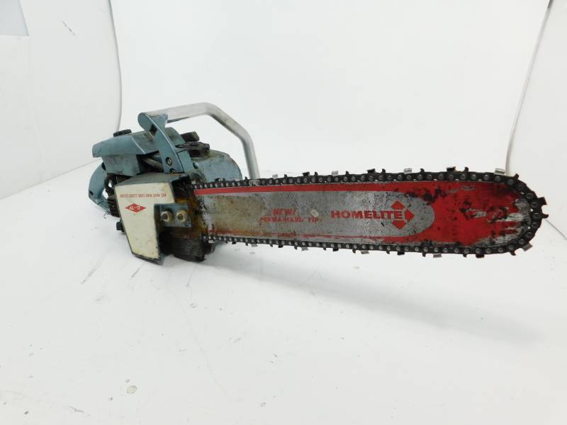 lot 38 image: HomeLite XL-12 Chain Saw