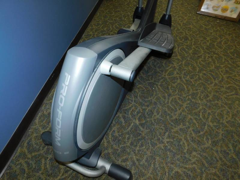 ProForm 390 E Elliptical Trainer | Consignment Auction #138 | K-BID
