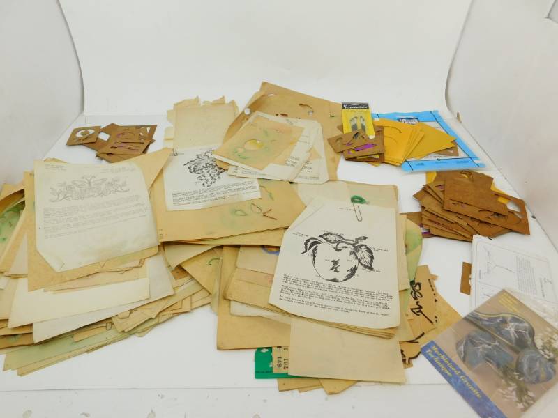 lot 99 image: Craft Items