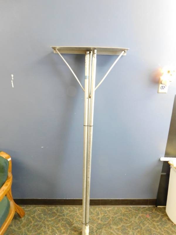 lot 104 image: Garlick Roof Rake For Removing Snow From A Roof