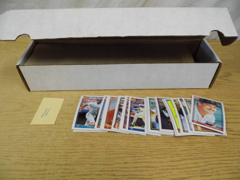 lot 11 image: Assorted Sports Cards