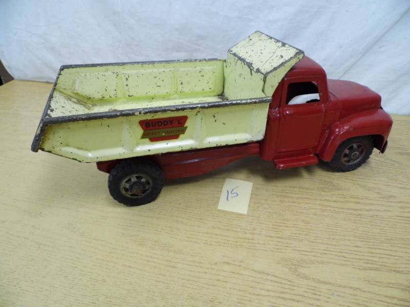 lot 15 image: Buddy L Truck
