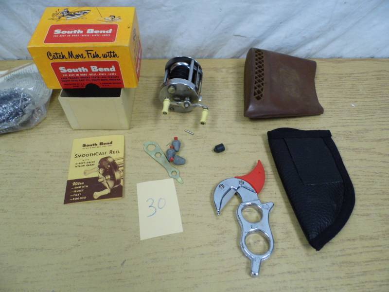 lot 30 image: Fishing - Hunting Items