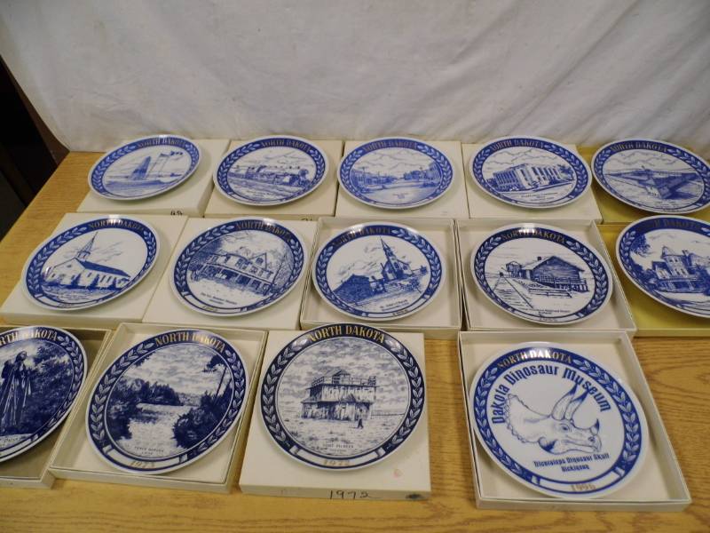 lot 41 image: North Dakota Commemorative Plates