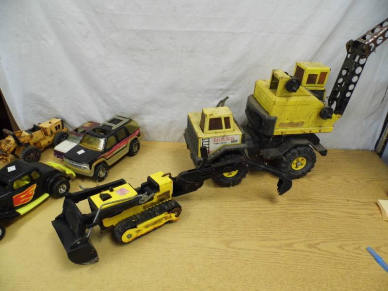 lot 49 image: Toy Trucks