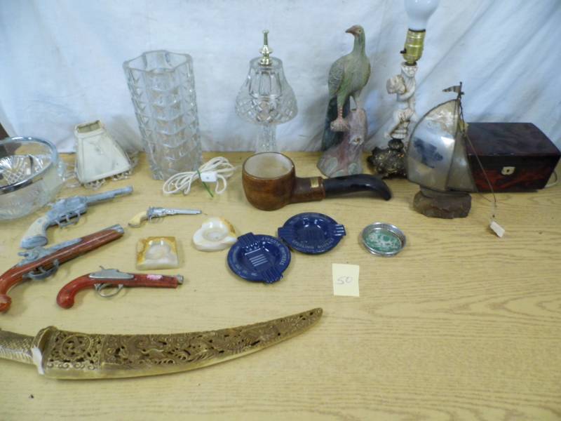 lot 50 image: Dcor