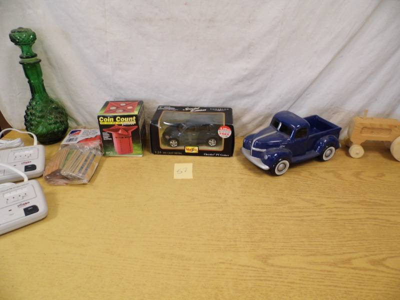 lot 57 image: Intercom - Trucks - Dcor
