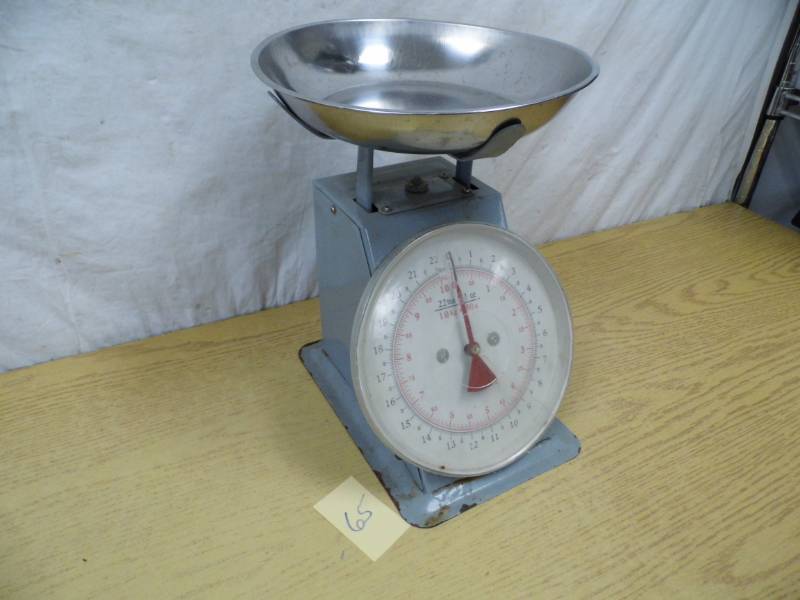 lot 65 image: Scale