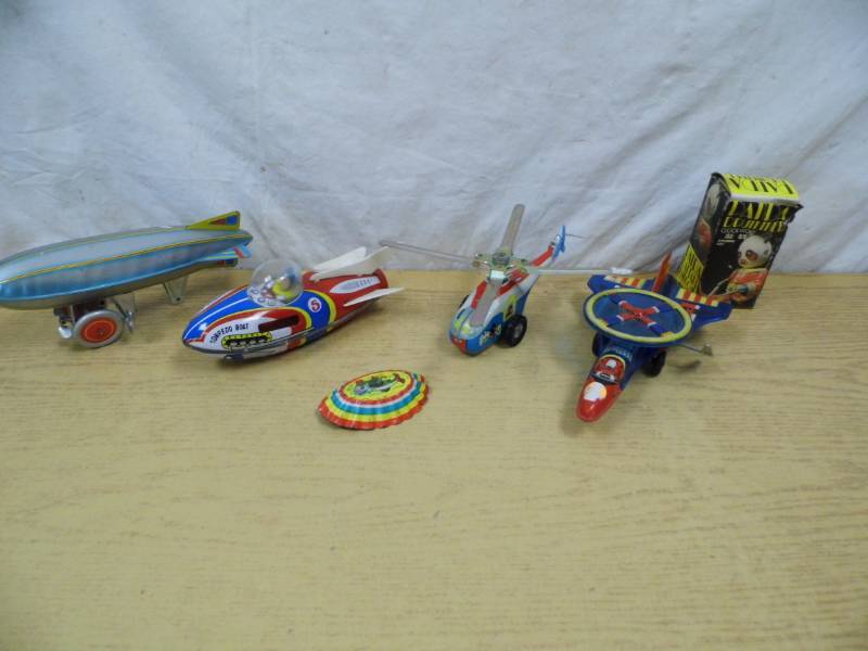 lot 69 image: Tin Toys