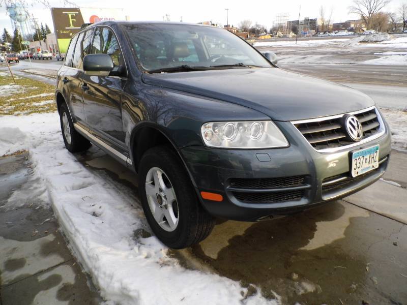 lot 86 image: 2004 Volkswagon Touareg