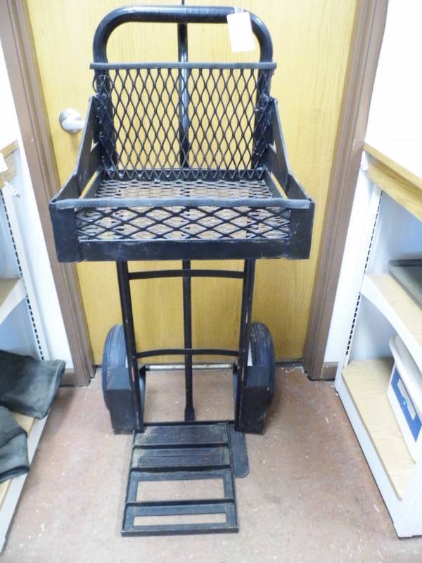lot 95 image: Heavy Duty Cart