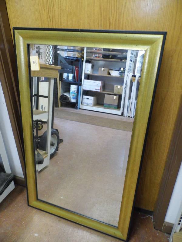 lot 98 image: Beveled Mirror