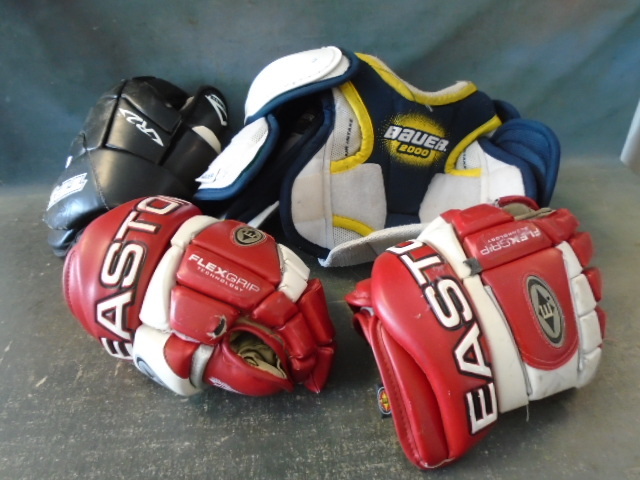 lot 12 image: Youth Hockey Pads and Gloves
