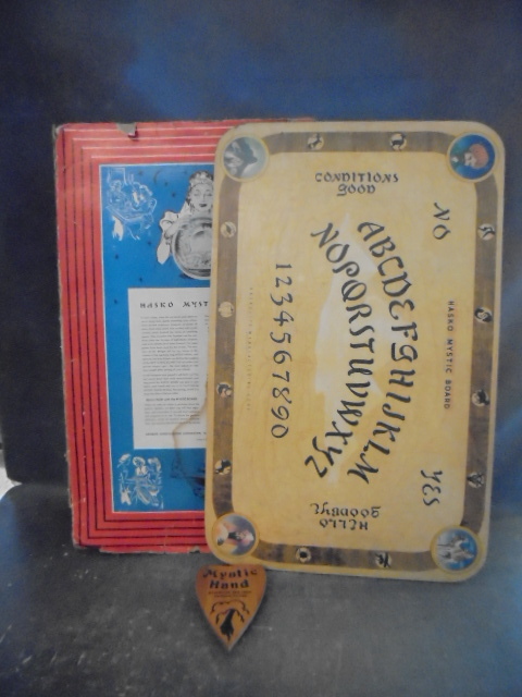 lot 27 image: Vintage Game