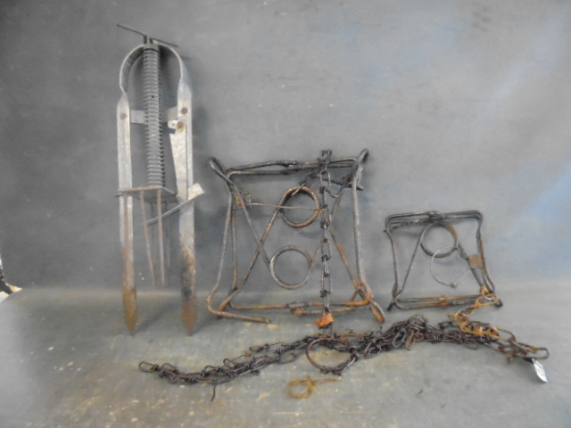 lot 32 image: Animal Traps
