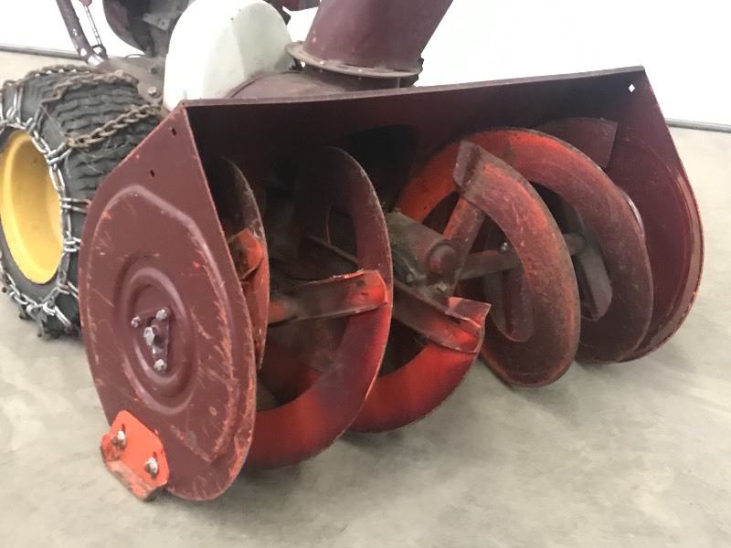 lot 3 image: Ariens 8HP Snow Blower